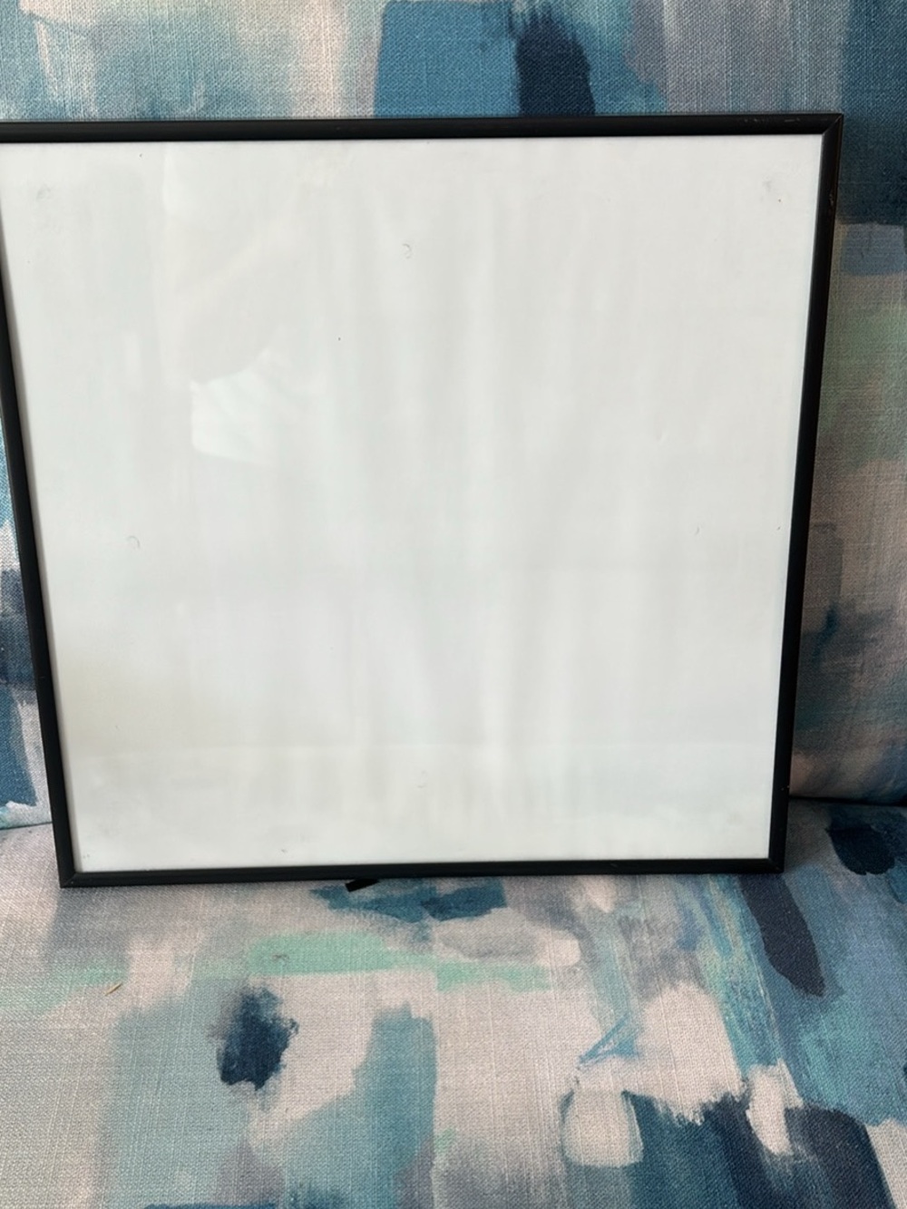 Vinyl record display in Black Frame (glass)